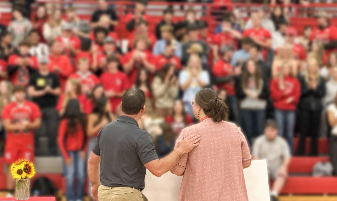 Samantha Herron receives Oregon Teacher of the Year Award for South Coast region.